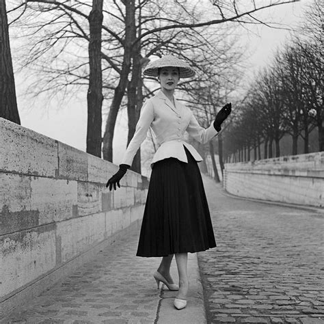 christian dior signature style|Christian Dior new look 1940s.